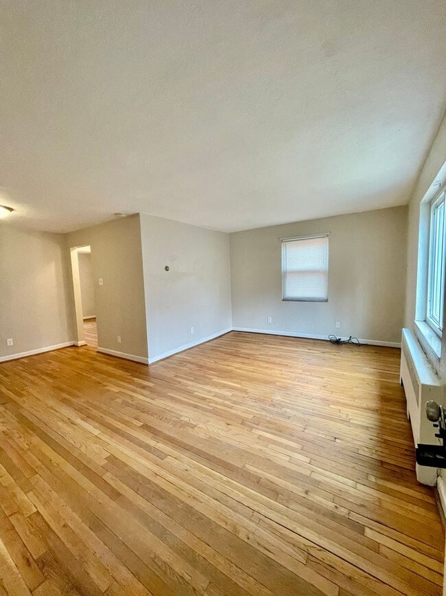 Photo - Spacious 1 Bedroom in Bellevue! Unit 192 Apt 2