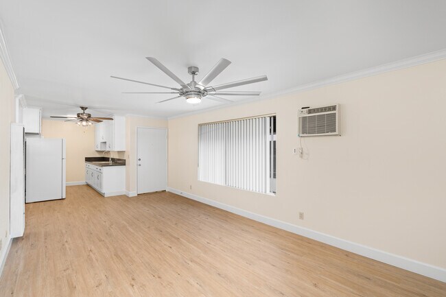 2266 Cazador Dr