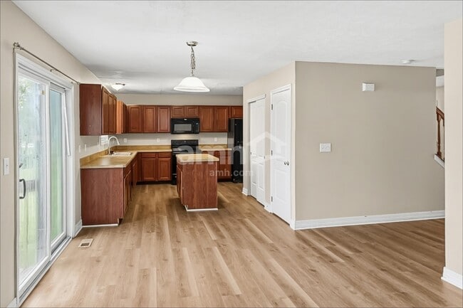 11618 Bridgewater Dr