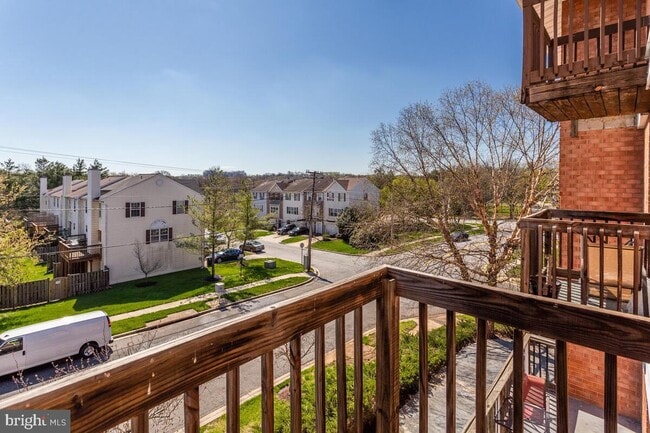 Photo - 2500 Markham Ln Unidad 4