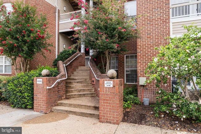 Building Photo - 4200 Mozart Brigade Ln Unit 4200C