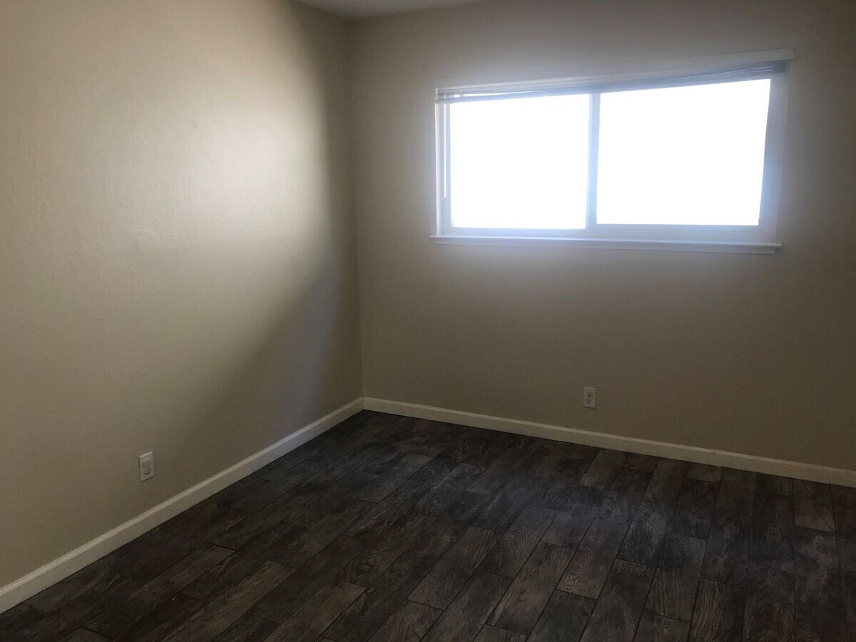 Photo - 3147 Williamsburg Dr Unit 1