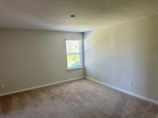 Photo - 3876 Crawley Down Loop