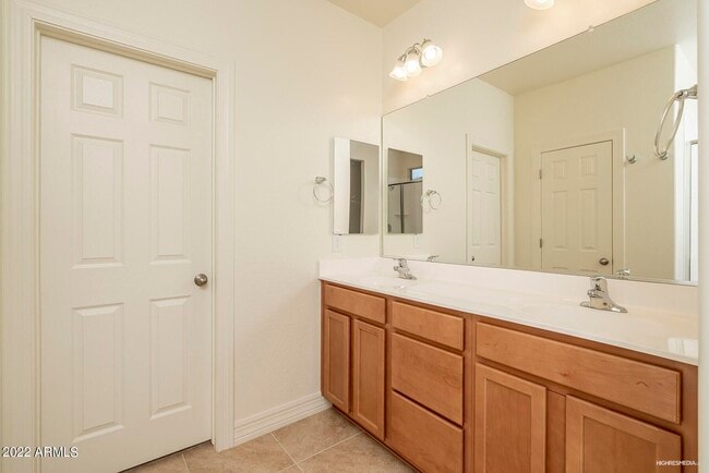 Photo - 16792 W Gwen St