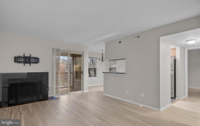 Photo - 1700 Ascot Way