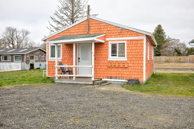 Building Photo - 1757 SR 105