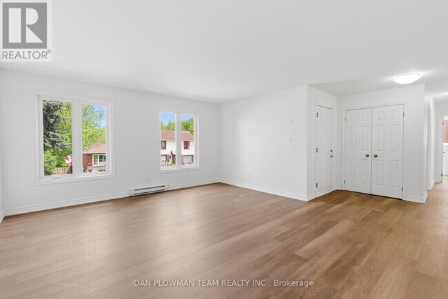 Photo - 176 Nassau St