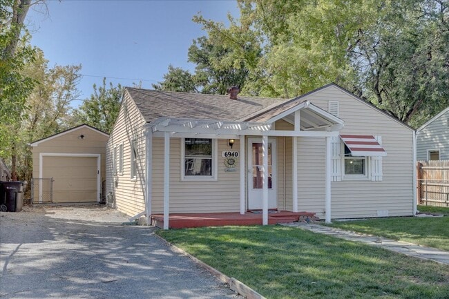 Photo - Completely Renovated & Fully Furnished 2Bed/1Bath/1 garage in Arvada!