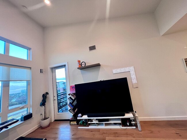 Photo - 400 El Camino Real