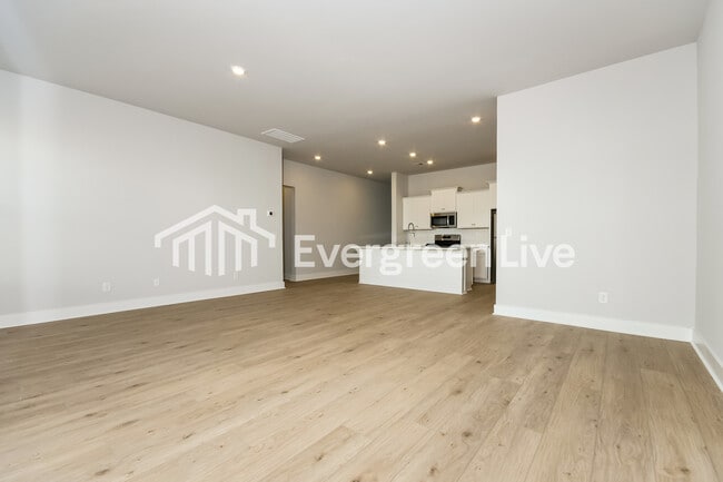 Photo - 132 Bloomsbury St