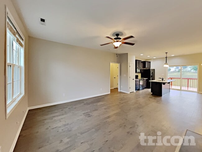 Photo - 77 Dropseed Ln