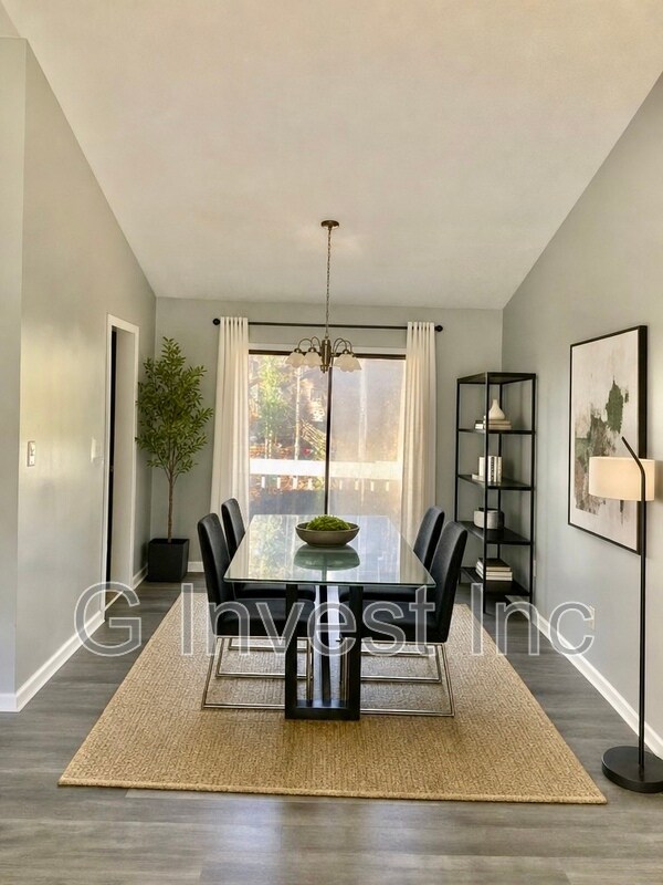 Photo - 2825 Fox Hall Ln N