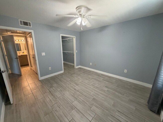 555 E Silverado Ranch Blvd Unit 1020