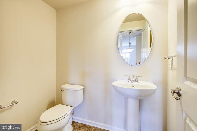 Photo - 426 Exchange Avenue