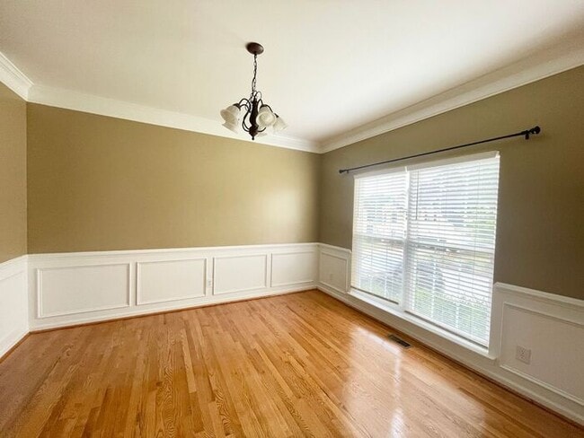 Photo - Northeast / Elgin- Offering Self Guided Tour with RENTLY!