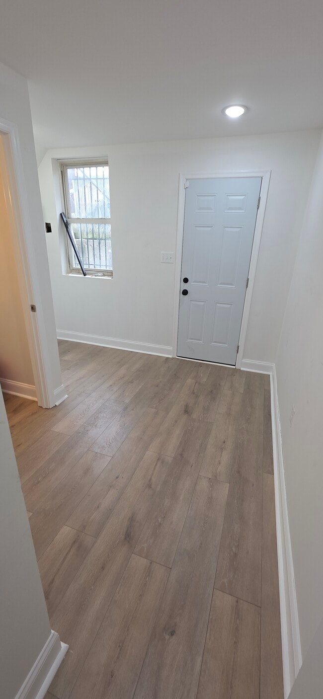 Photo - 222 N Glover St