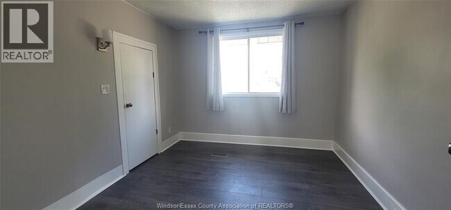 Photo - 1035 Elm Ave