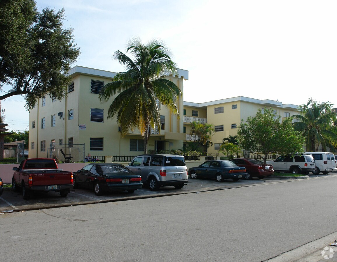 Photo - 2135 NE 169th St Apartments