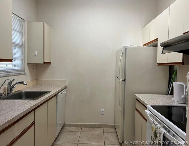 Photo - 660 Cypress Club Way Unit L11