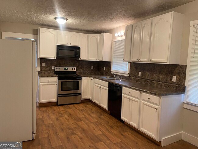 Photo - 5157 West St