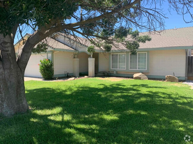 Building Photo - 3101 Chestnut Dr Rental