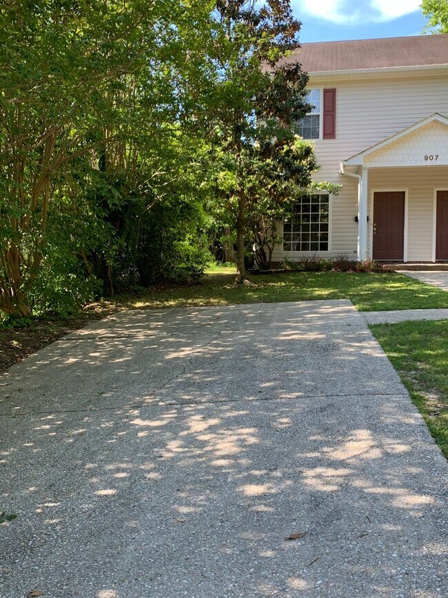 Photo - 907 Clarendon St~Haymount