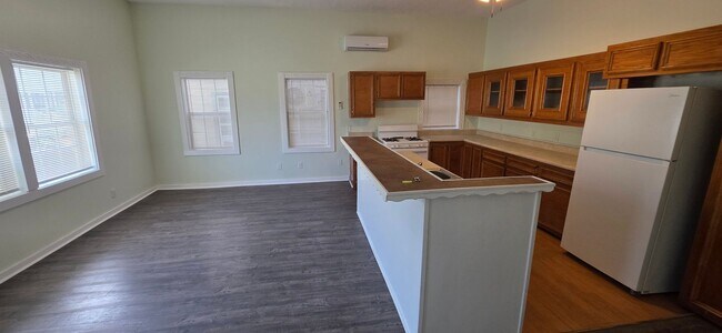 Photo - 2804 Avenue H Unit Apt B