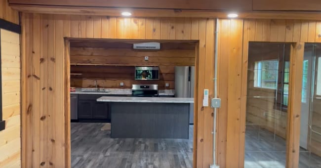 Kitchen - 2152 Twin Springs Rd