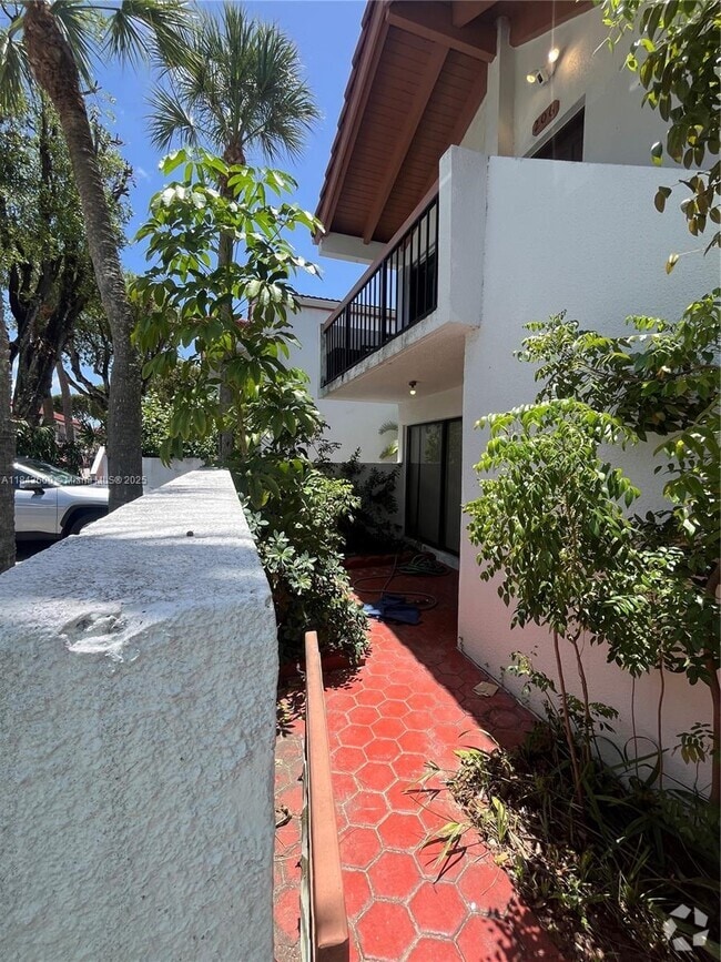 Building Photo - 7430 SW 153rd Pl Unit 106-1 Rental