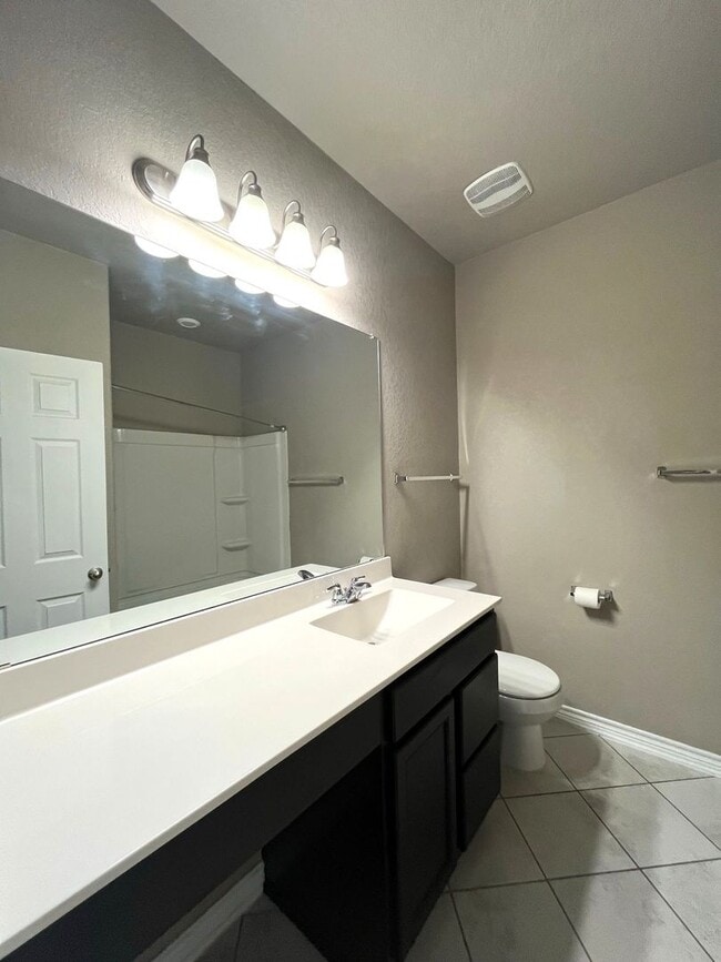 Photo - 663 Pebble Bend