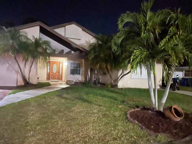 Building Photo - 6760-sw156 SW 156th Ct Rental