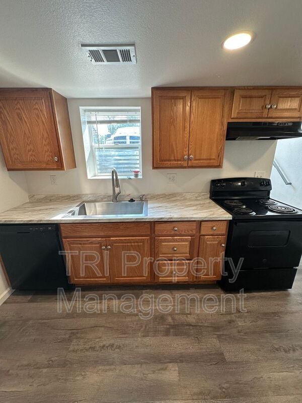 Photo - 2234 9th Ave