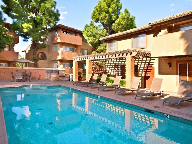 Building Photo - Elan Paseo Vista Rental