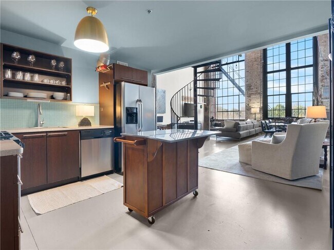 Photo - 170 Boulevard NE Unidad 305E