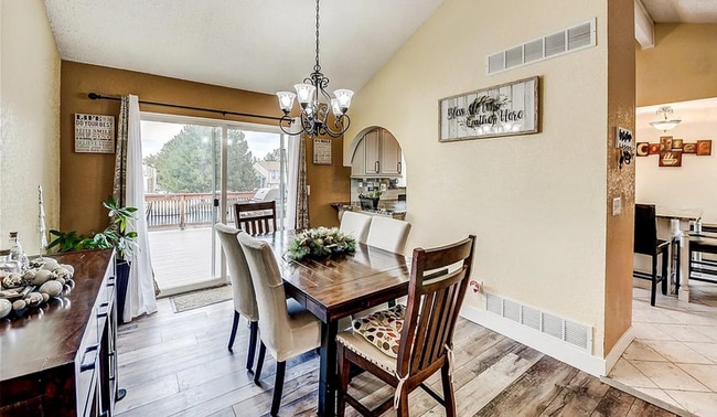 Photo - 504 S Laredo Cir