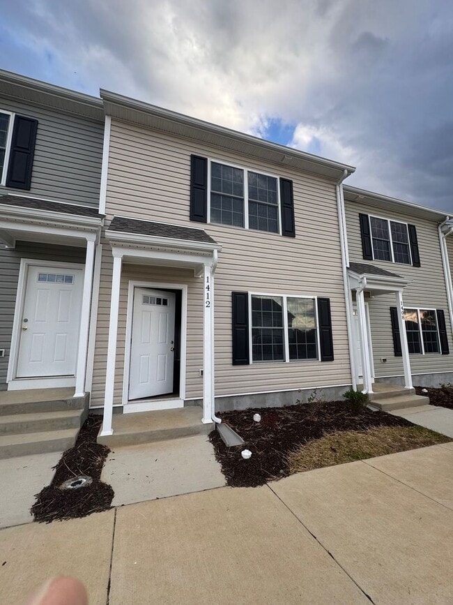 Photo - BRAND NEW HOME! 2 Suites with private baths