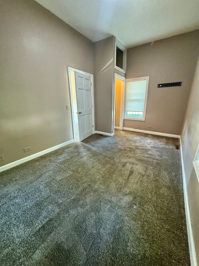 Photo - 110 N Elm St