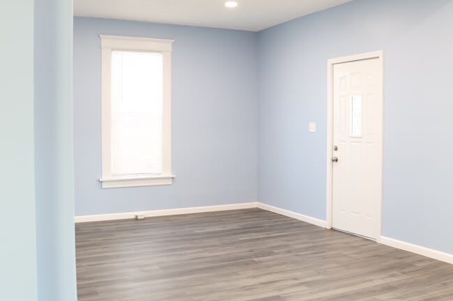 Photo - 1444 Genessee Ave