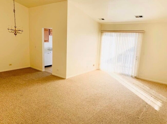 Photo - 345 Pembroke Ct Unit 6