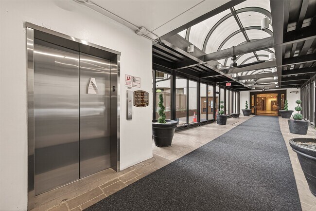 Photo - 3525 Sage Rd Unit 1705