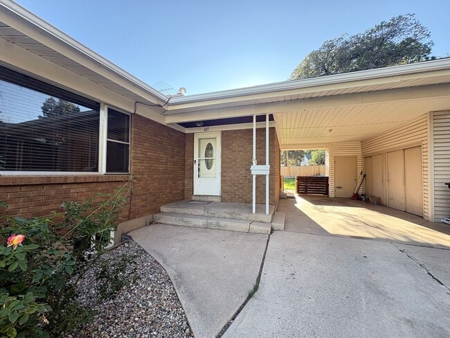 Photo - 437 Circleway Dr