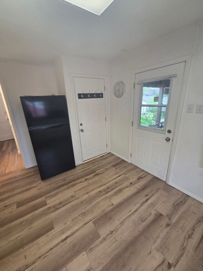 Photo - 606 N 60th Ave W Unit Lower