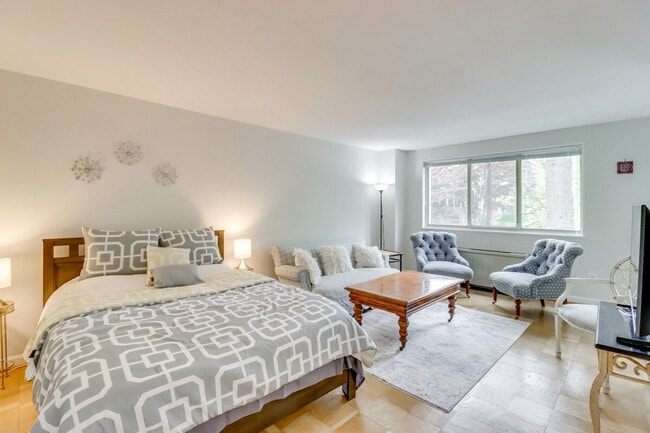 Photo - 2710 Macomb St NW Unidad SI ID1386166P