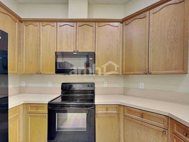 Photo - 705 Waterlily Way
