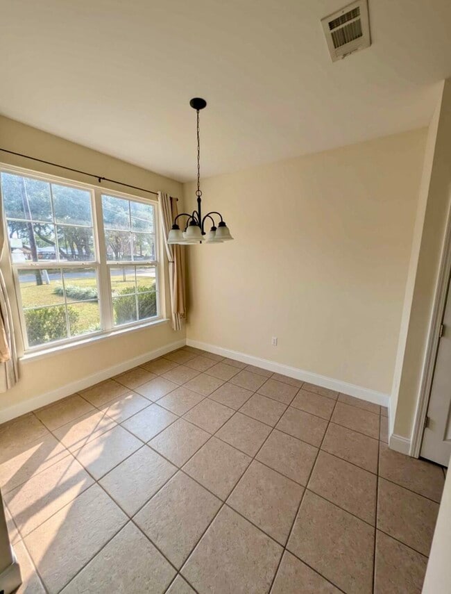 Photo - 204 Spencer Pl