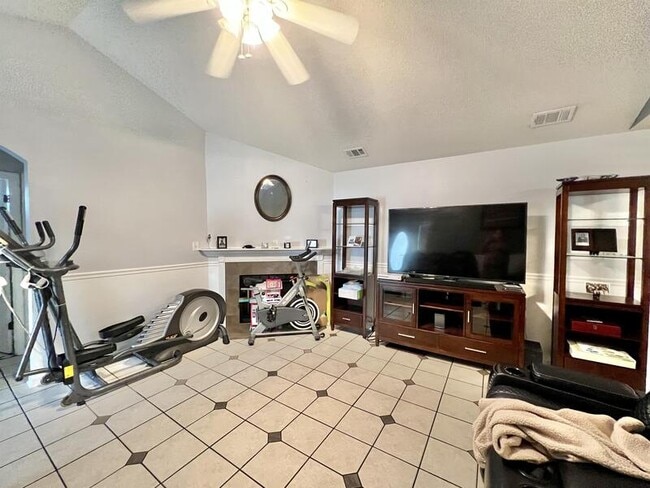 Photo - 1838 Brick Cir