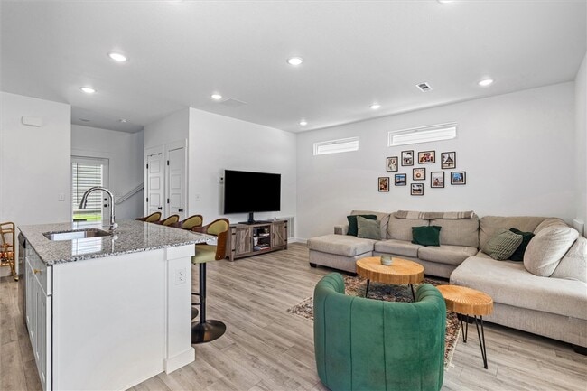 850 Ventnor Ave