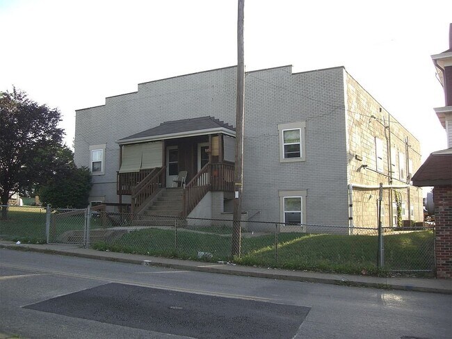 Building Photo - 118 Whitaker St