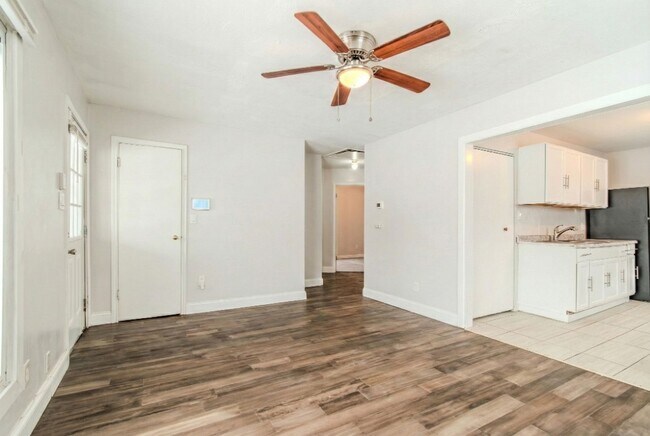 Photo - Newly Renovated Warren Gem: New Appliances, Hardwood & Cozy New Carpet!