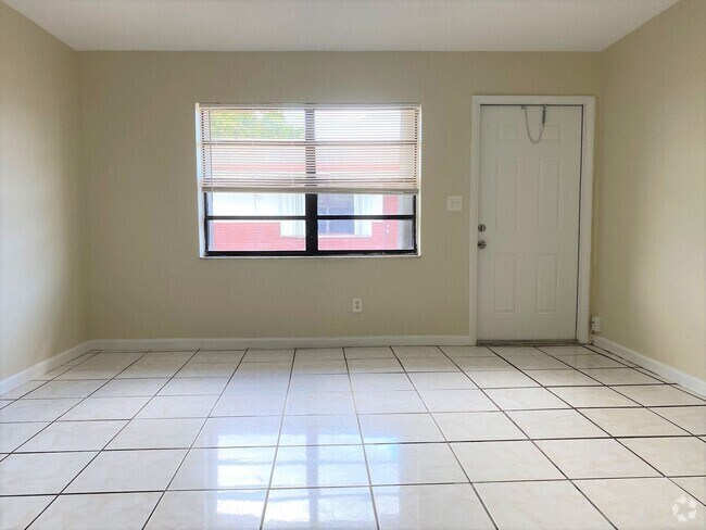 Building Photo - 4051 SW 23rd St Unit #2 Rental